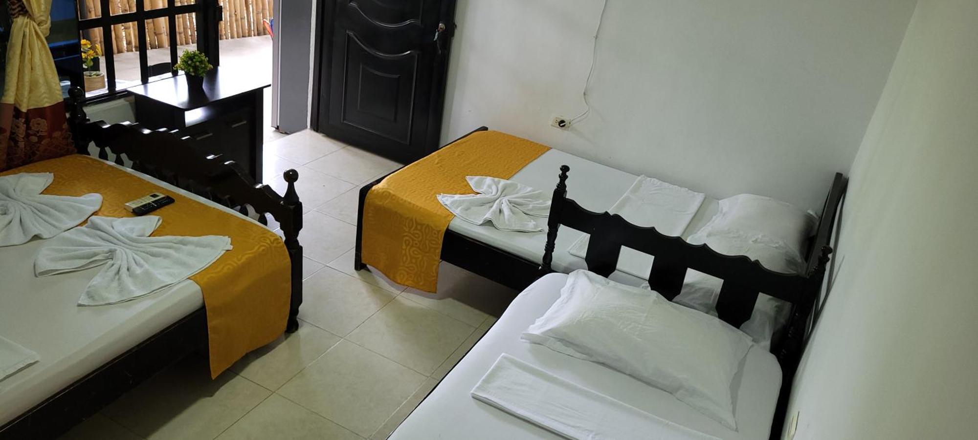 Hostal Villa Del Rio Las Brisas Villavieja Dış mekan fotoğraf