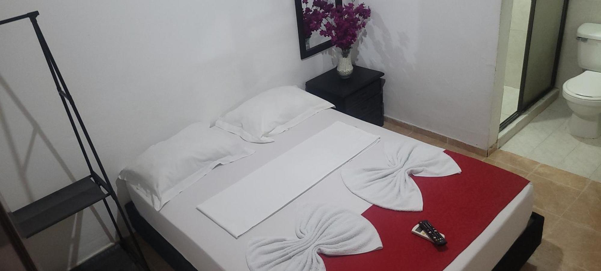 Hostal Villa Del Rio Las Brisas Villavieja Dış mekan fotoğraf