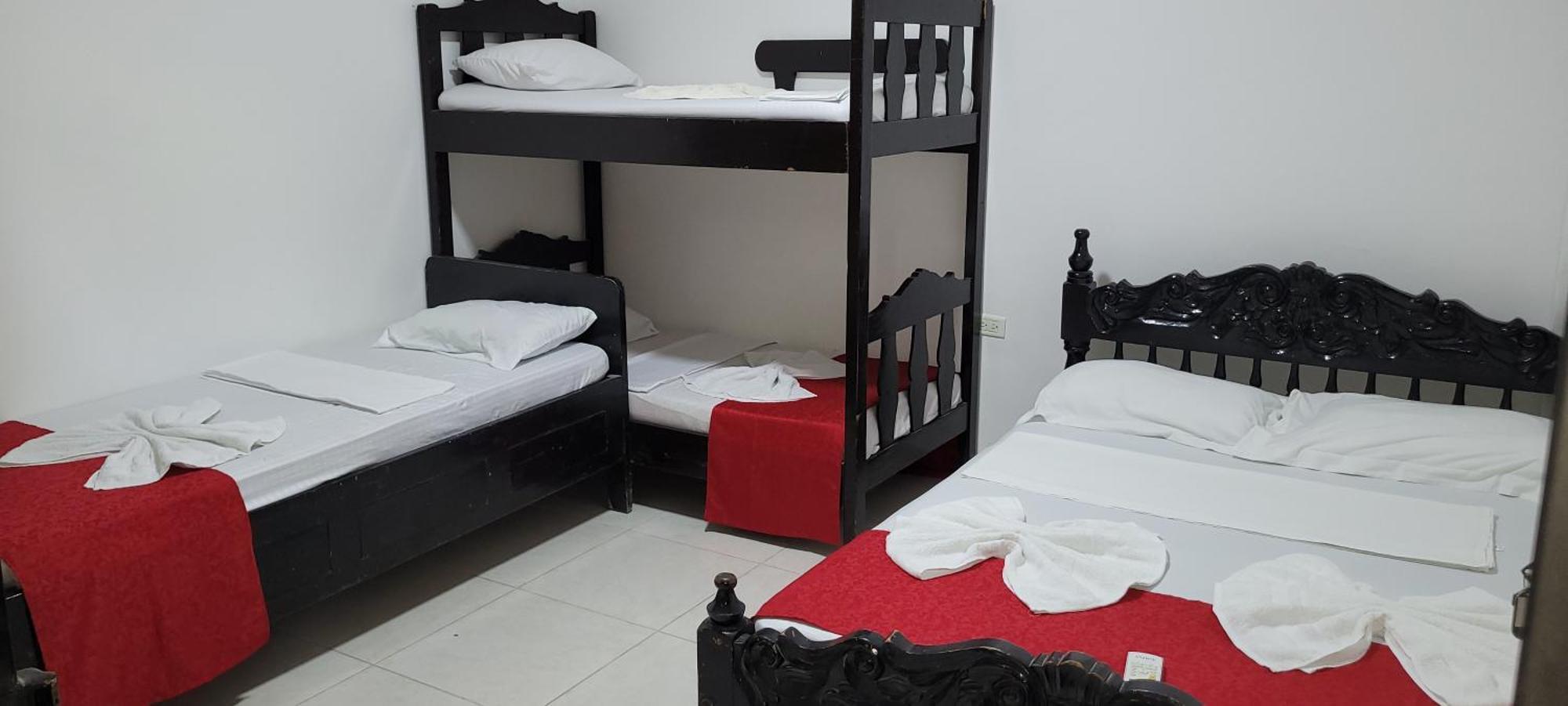Hostal Villa Del Rio Las Brisas Villavieja Dış mekan fotoğraf