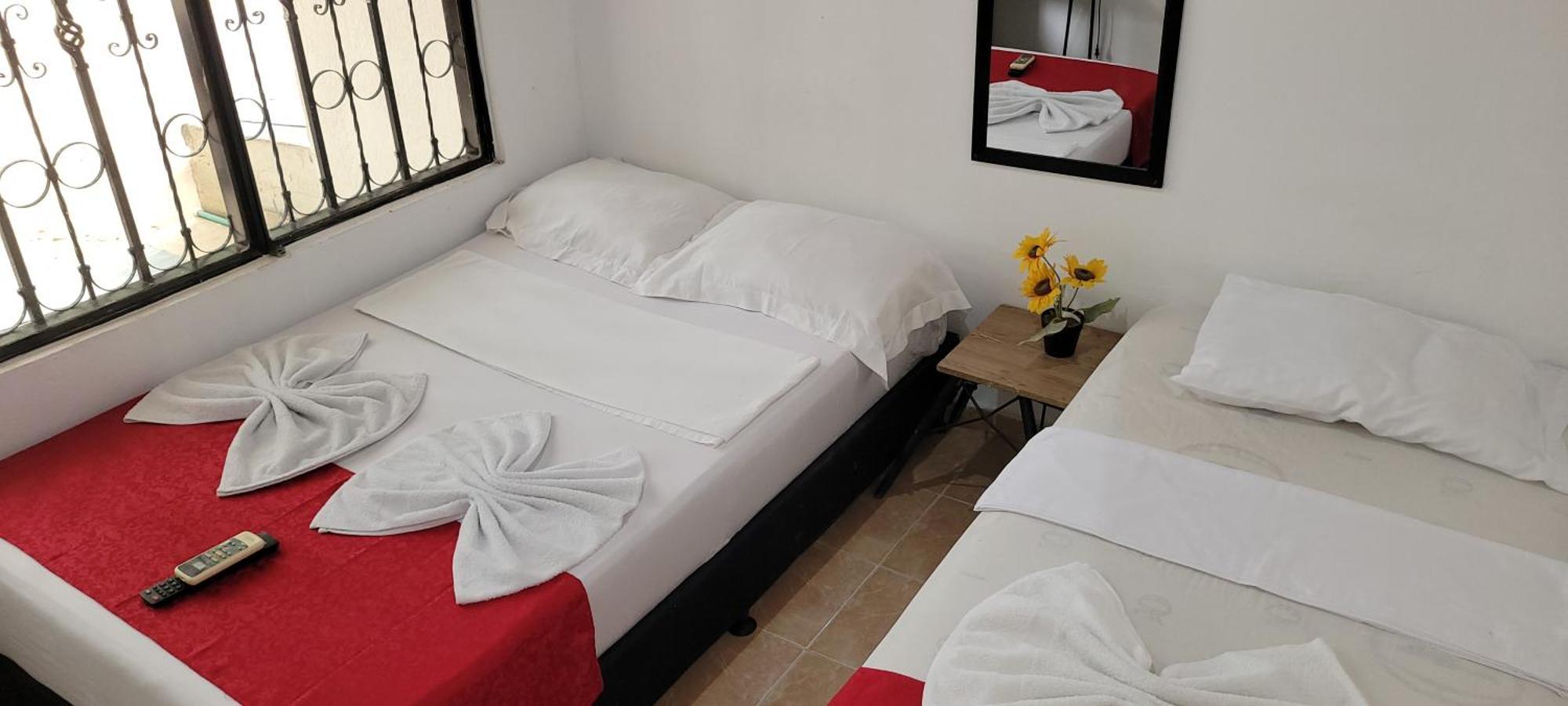 Hostal Villa Del Rio Las Brisas Villavieja Dış mekan fotoğraf